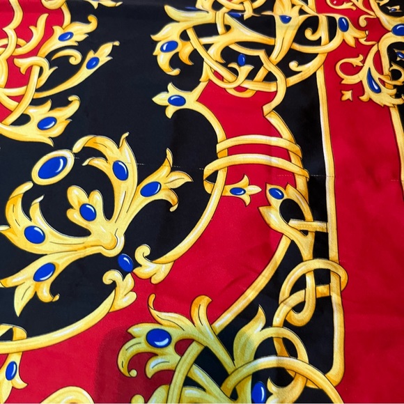 VERSACE SCRAF - Picture 5 of 11